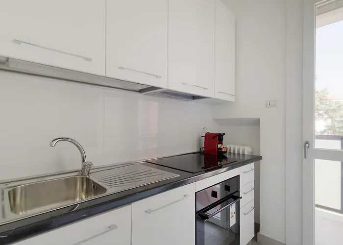 Guesthost - Piazza Tripoli Bright