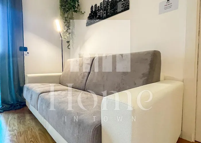 In Town - - Porta Nuova District Appartamento