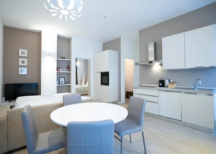 5min Navigli- Duomo-metro- Ac-fashion District * ميلان