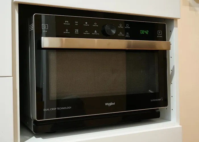 Urban Perspective - 250 Meters From The Metro *