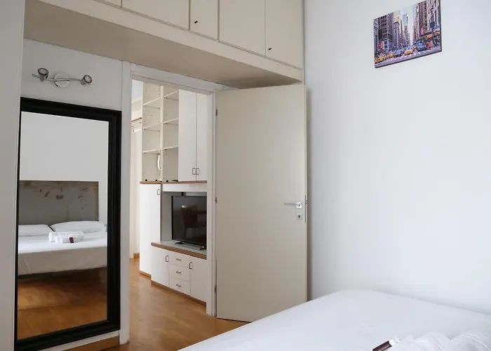 Urban Perspective - 250 Meters From The Metro Appartamento Milano