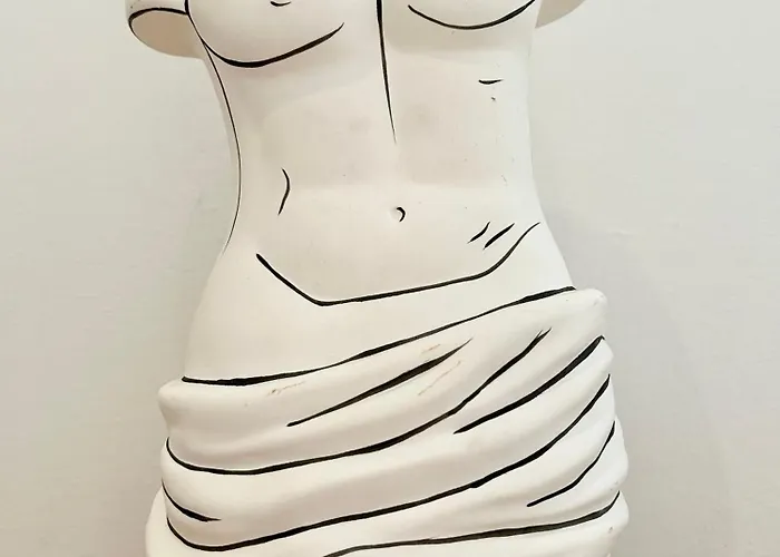 Urban Perspective - 250 Meters From The Metro Appartamento *