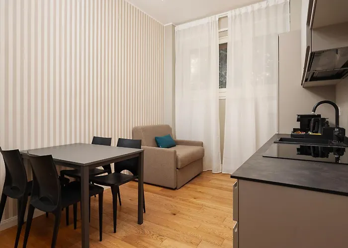 Modern Life 3 Near Fiera - 800m From Domodossola M5 דירה *