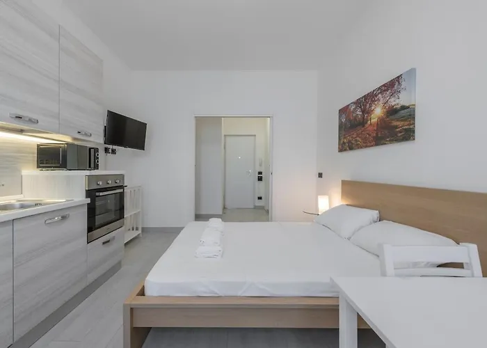 Vodice 13-silent & Bright - B Milán