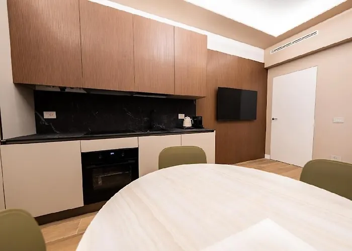 Donatello Golden House Apartament *
