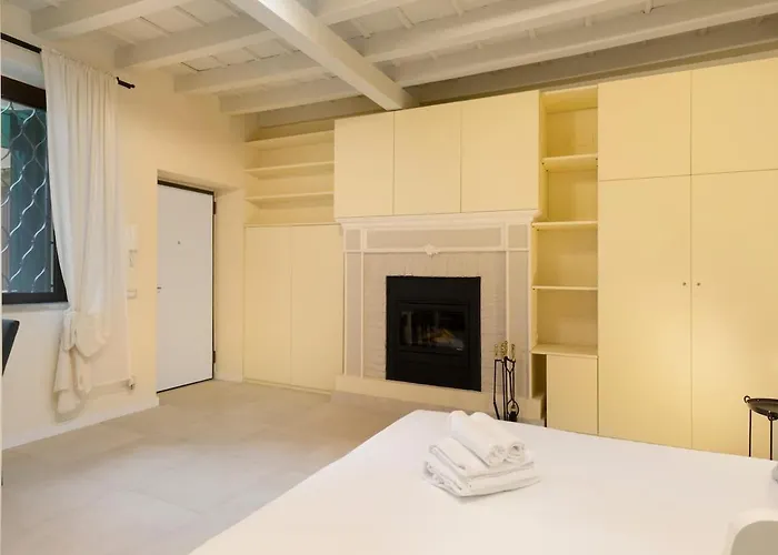 Junior Milano- Quiet And Comfort * Milán