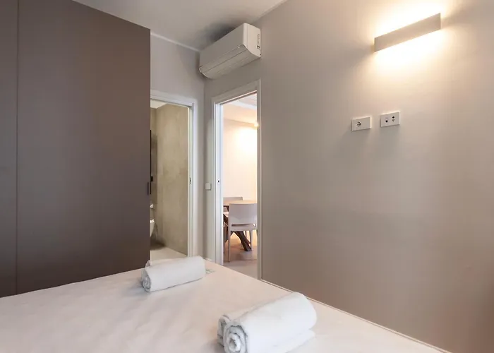 Youhosty - Zanella Bis * Milano