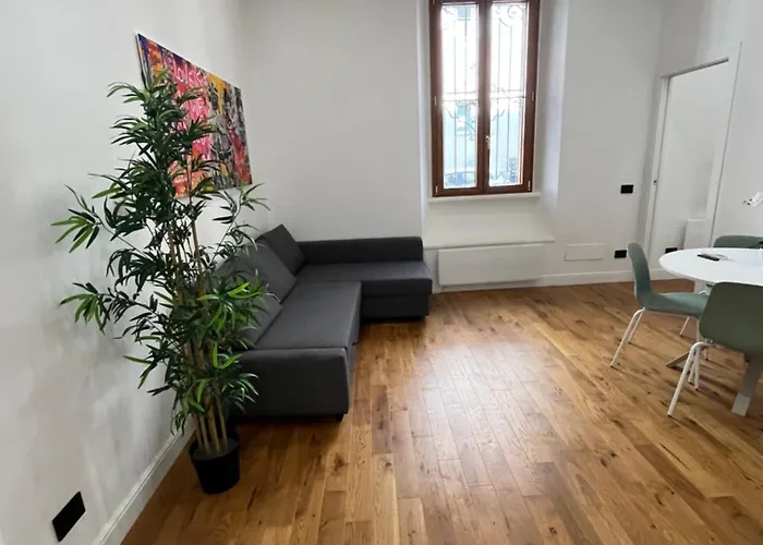 Modern Flat In Isola * Milánó