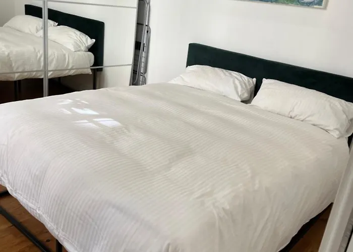 Modern Flat In Isola *