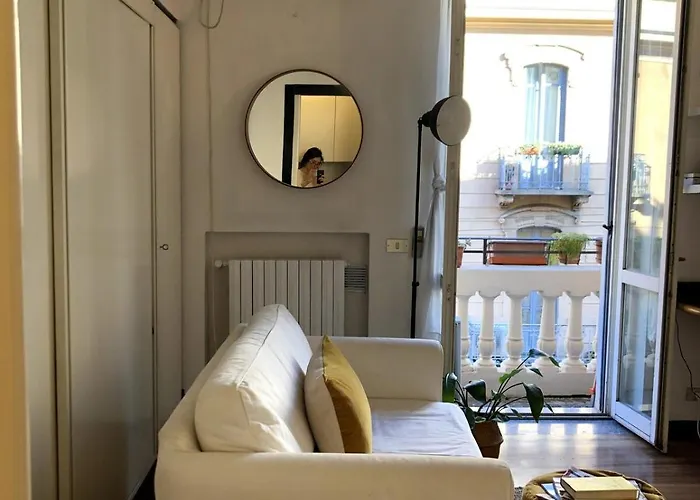 Cozy In Heart Of Isola Mailand