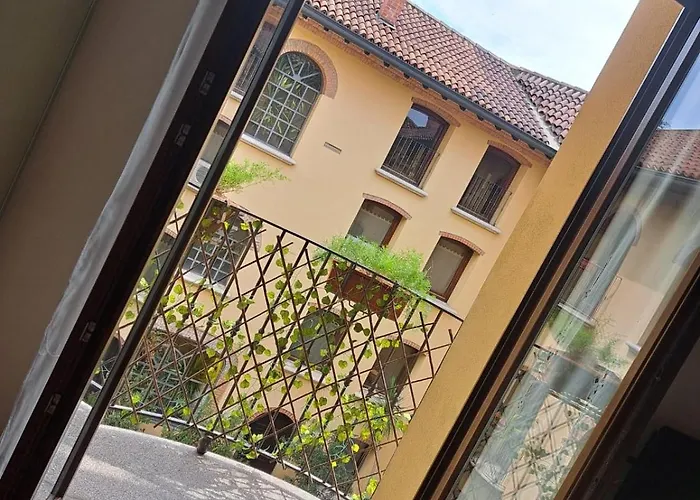 Monolocale Deluxe Aurora Abbadesse M3-m5 Zara Milão