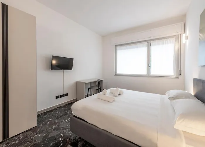 Apartment Citylife 6 - Bright Two Bedroom - B *