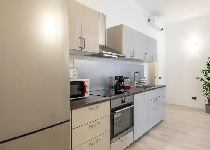 Citylife 6 - Bright Two Bedroom - B