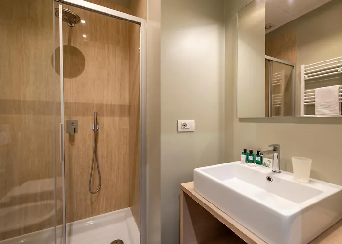 Duomo B - Cozy Two Bedrooms & Bathroom Milano