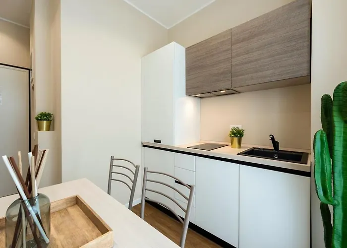 Duomo B - Quiet Two Bedrooms & Bathroom Apartmán Milán