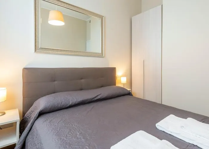 Duomo B - Quiet Two Bedrooms & Bathroom