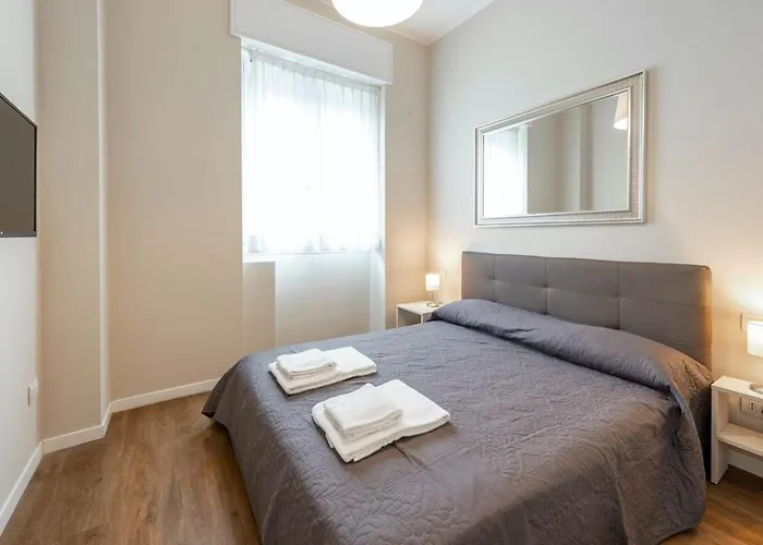 Duomo B - Quiet Two Bedrooms & Bathroom Apartmán Milán