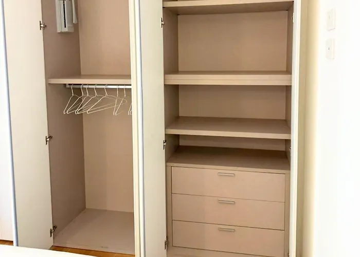 Modern Centre Near San Babila And Duomo