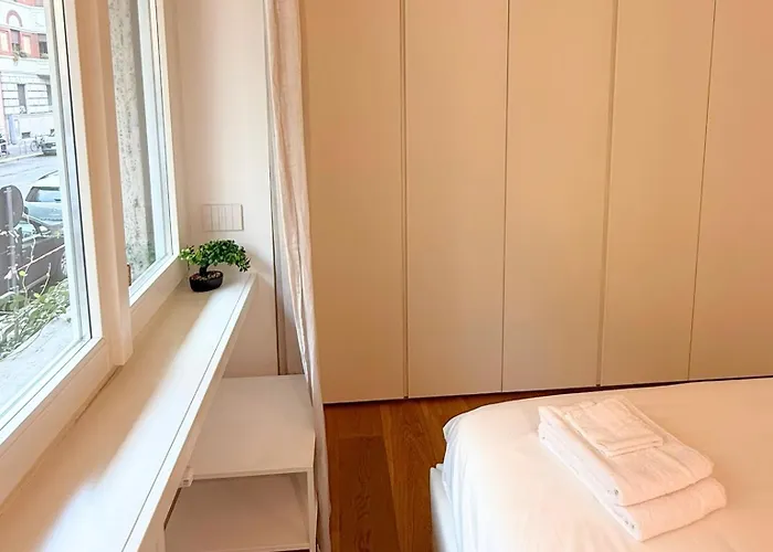 Modern Centre Near San Babila And Duomo Apartamento Milán