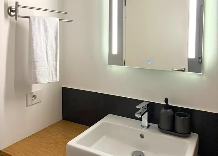 Modern Centre Near San Babila And Duomo Apartamento Milán