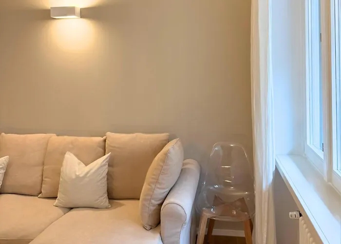 Modern Centre Near San Babila And Duomo