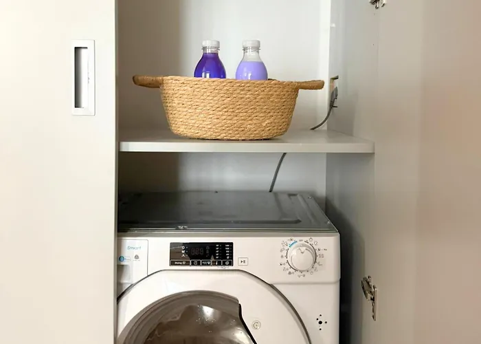 Modern Centre Near San Babila And Duomo