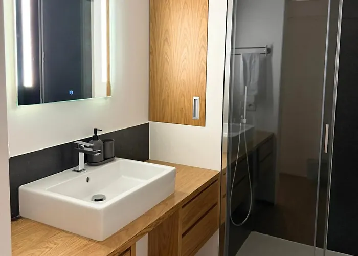 Apartament Modern Centre Near San Babila And Duomo Mediolan