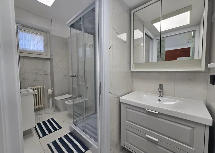 Arrivasti Design In Centre Apartment *