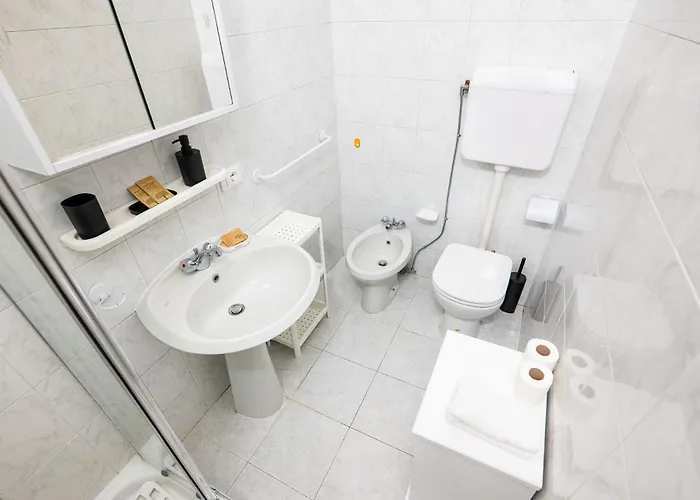 Cozy Retreat With Laundry & Smart Tv Apartmán