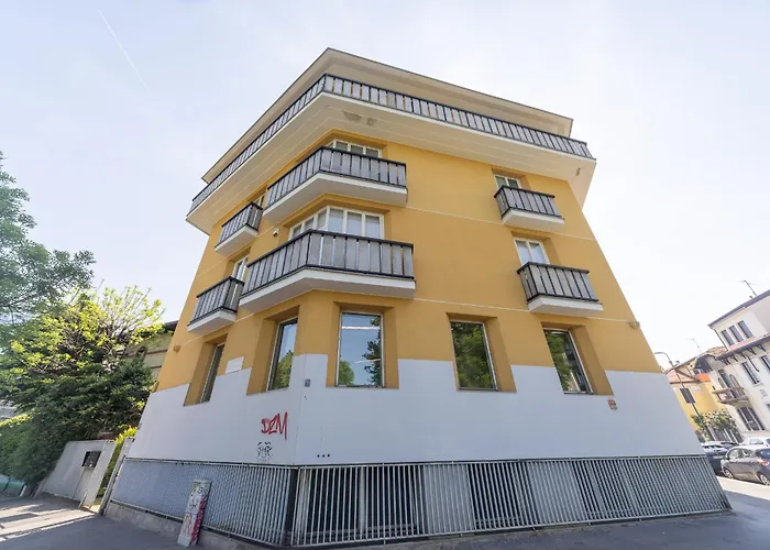Beautiful Two-room In Maggiolina Apartament Mediolan