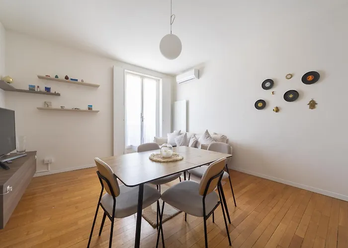 Beautiful Two-room In Maggiolina Apartament