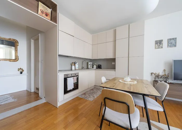Beautiful Two-room In Maggiolina Apartman Milánó