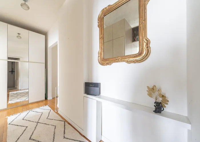 Beautiful Two-room In Maggiolina * Milánó
