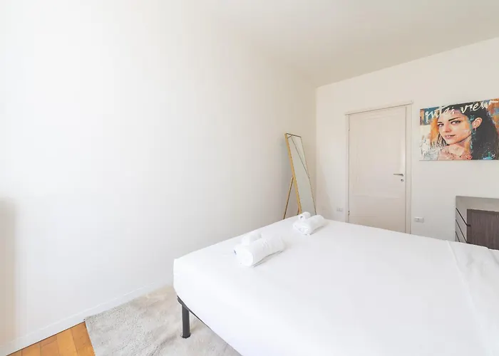 Beautiful Two-room In Maggiolina Apartament