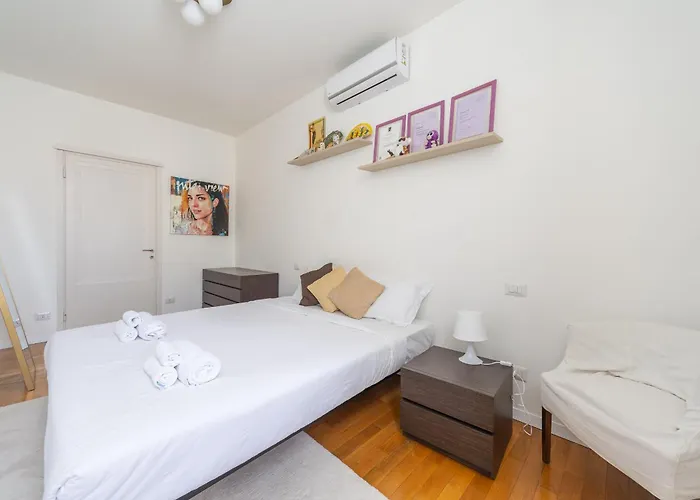 Beautiful Two-room In Maggiolina * Mediolan