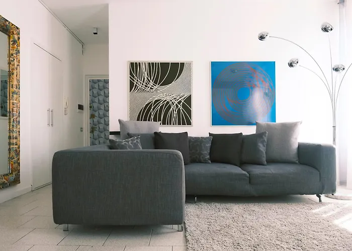 Comecasa 2 Bedrooms * מילאנו