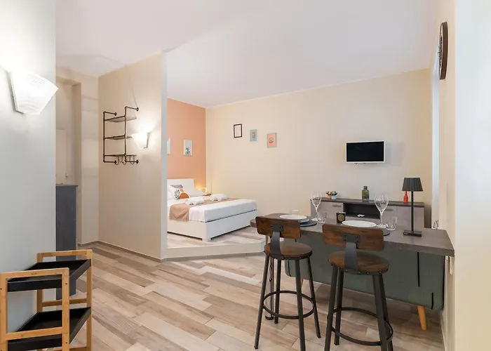 Navigli Vibes - For Couples - Romantic - Parking Appartement