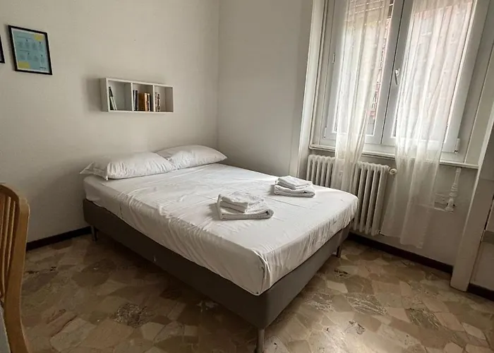 Apartmán Joivy Cosy Near Metro, Quick Ride To Centre *