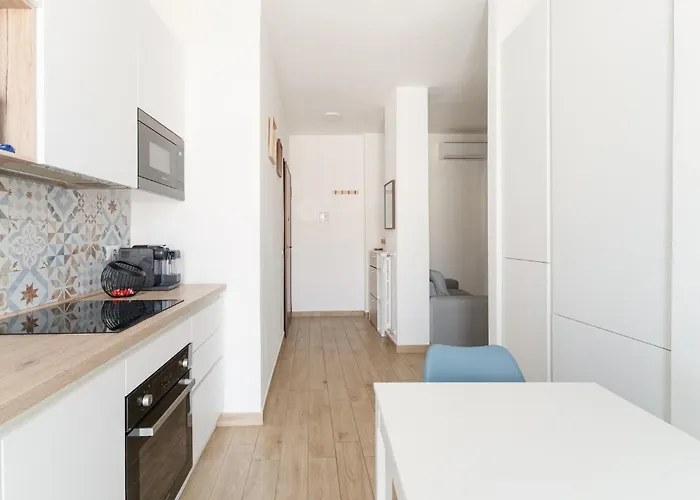 Guesthost - Naviglio Grande Bright *