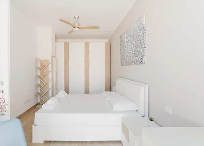 Guesthost - Naviglio Grande Bright Apartamento *