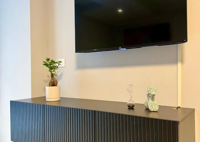 Luro Deluxe - Sismondi 44 *