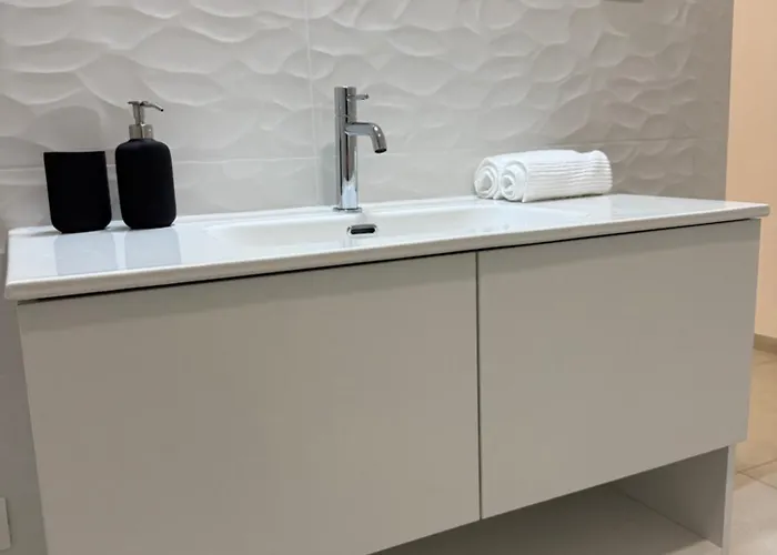 Luro Deluxe - Sismondi 44 *