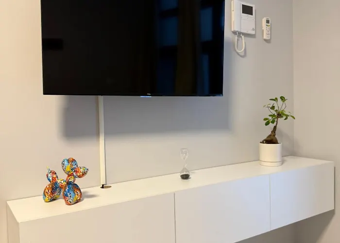 Luro Deluxe - Sismondi 44 * Milan