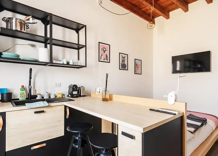 Cozy Flat Cenisio Apartment