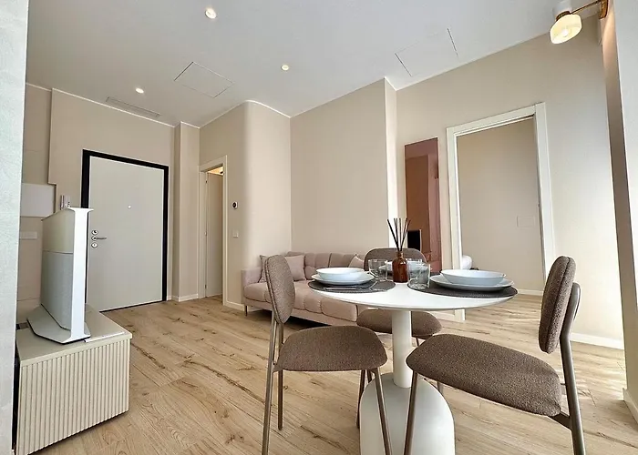 - Corso Garibaldi - *