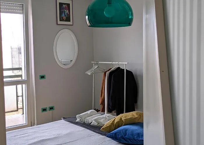 Apartament Entire And Charming Flat On Navigli In Mediolan