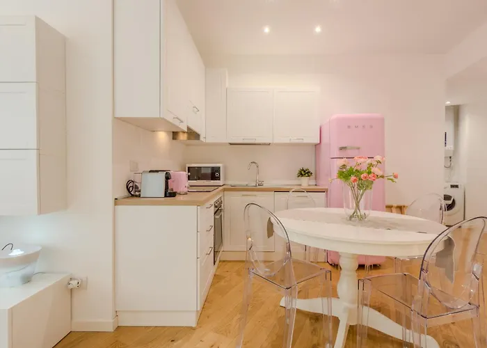 Easytopstay - Elegant Nest In Daire