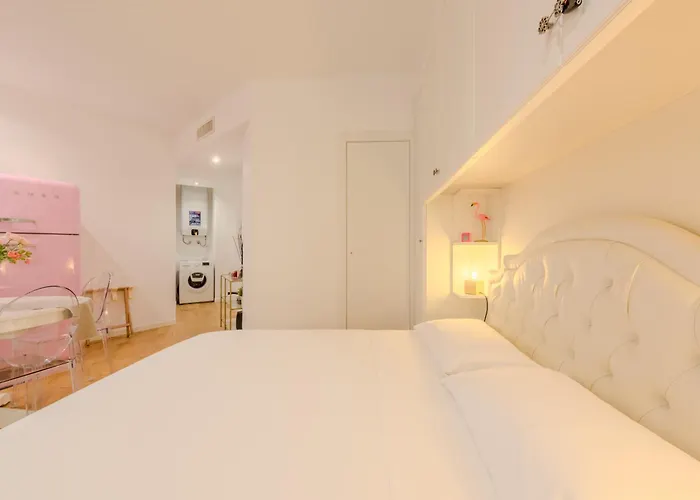 Easytopstay - Elegant Nest In *