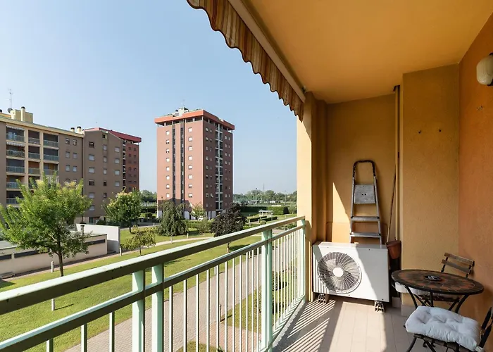 Guesthost - Chiesa Rossa Comfy Apartament Mediolan