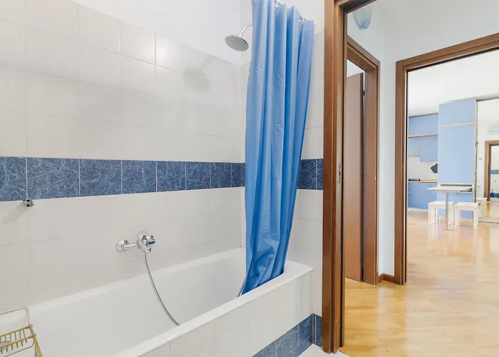 Guesthost - Chiesa Rossa Comfy Apartament